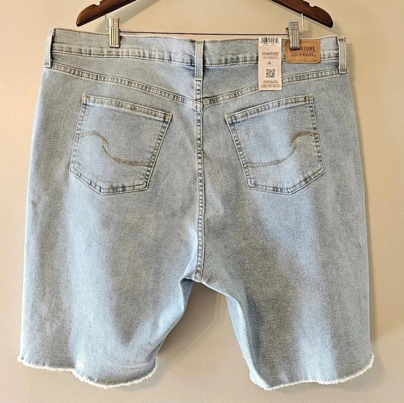 Signature by Levi Strauss & Co. Plus Size Heritage High Rise Bermuda Shorts. - Picture 12 of 16